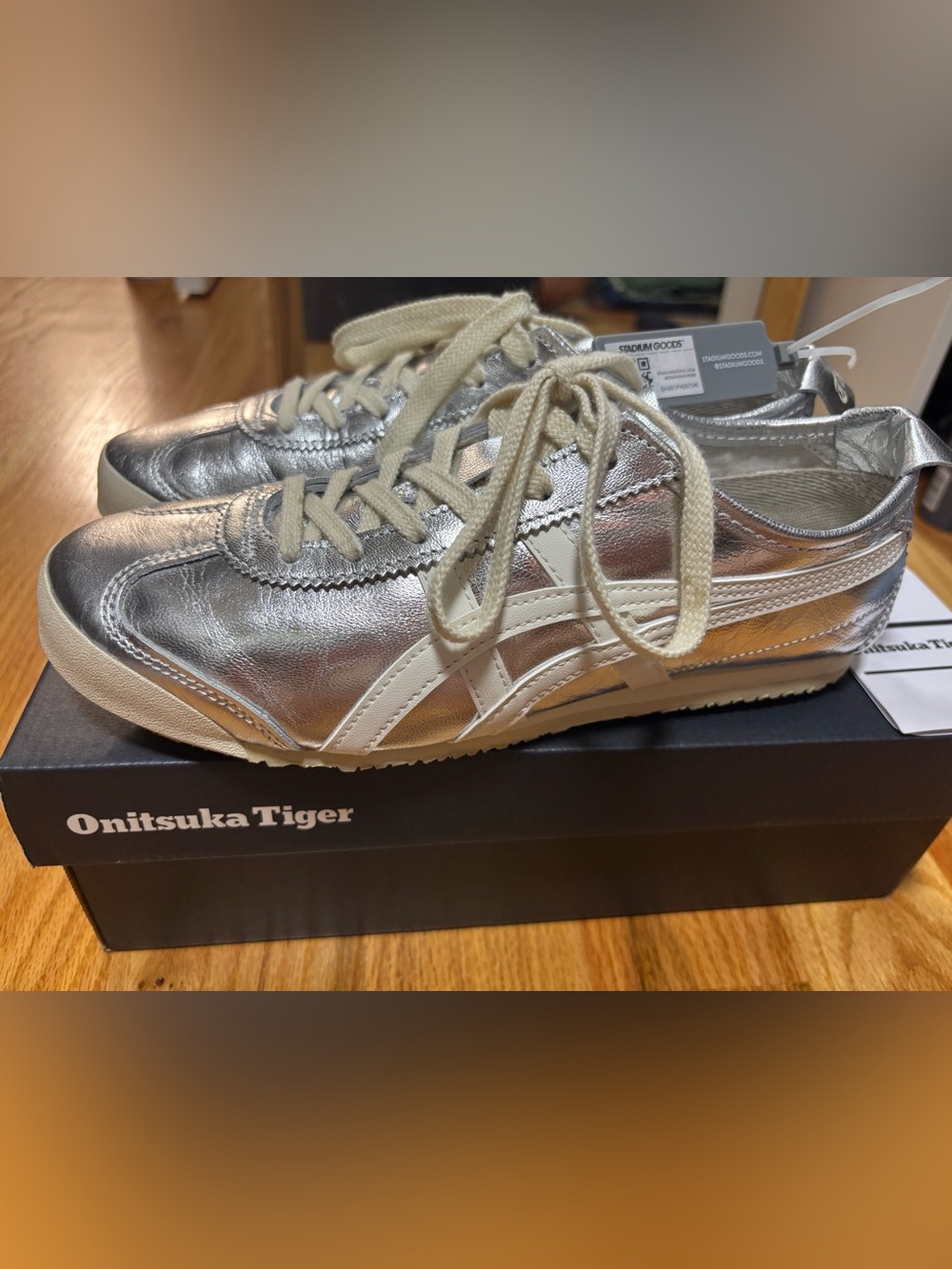 Onitsuka Tiger by Asics Metallic Silver & Cream Mexico 66 Sneakers - 24.5 cm